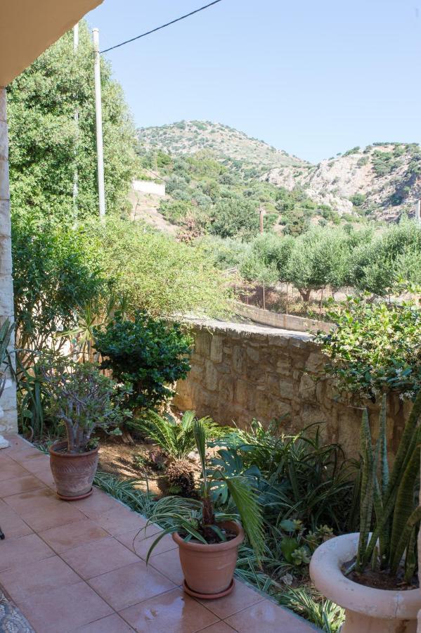 Heraklion Comfy House With Mountain View Exterior foto